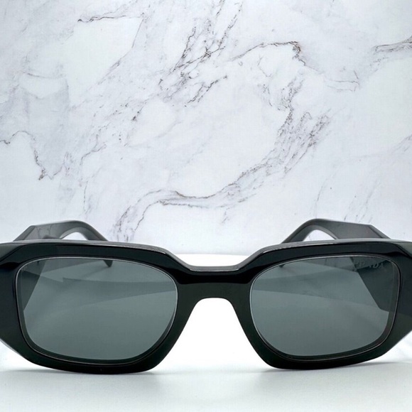 NEW Prada PRO8YS 1AB5SO Black Dark Gray Cat eye unisex sunglasses - Picture 3 of 9